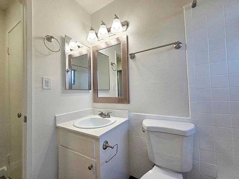 Parks Ave. Apartments — Photo 10