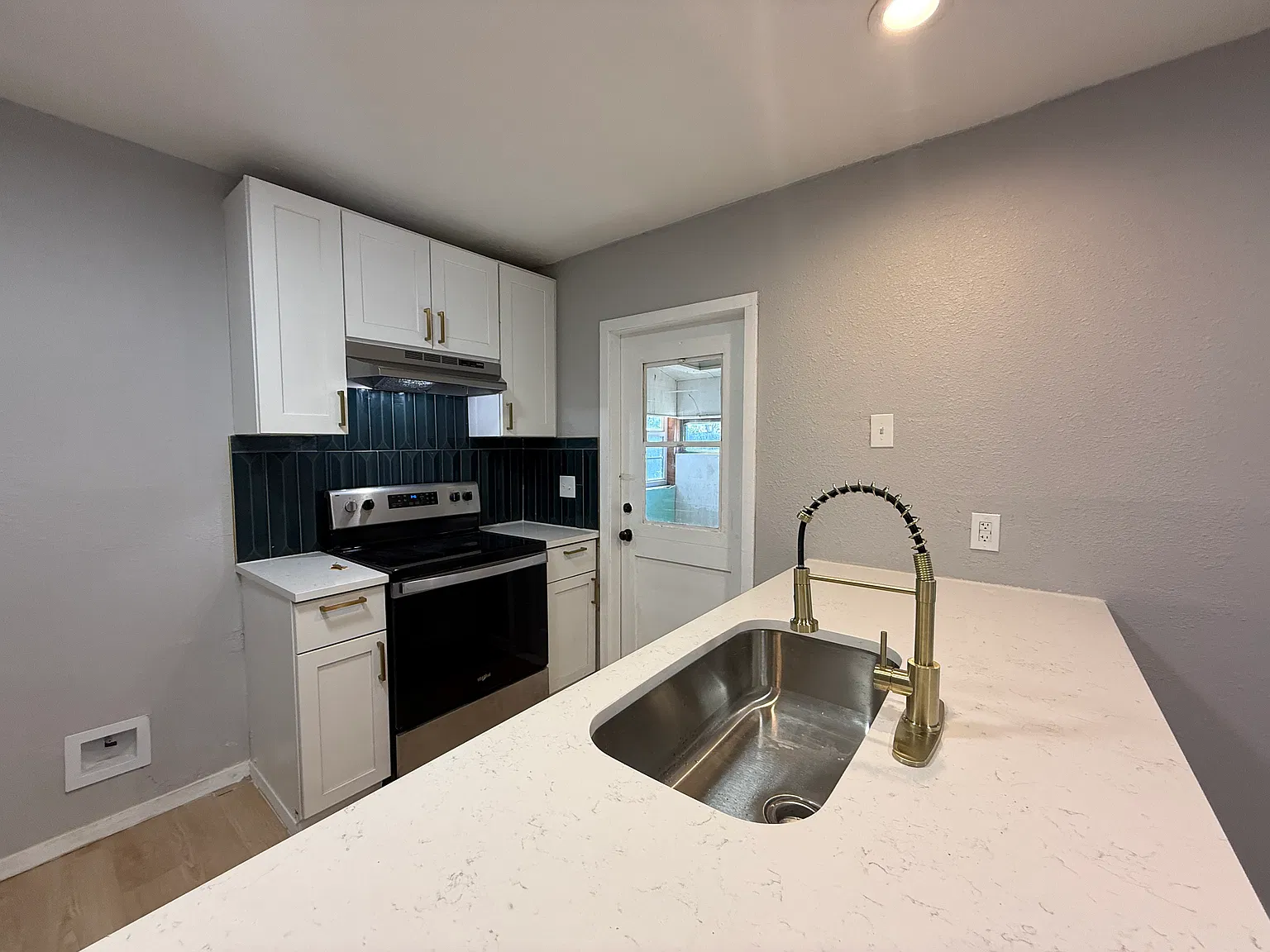 4 bed, 1300 sqft, $2,150 — Photo 4