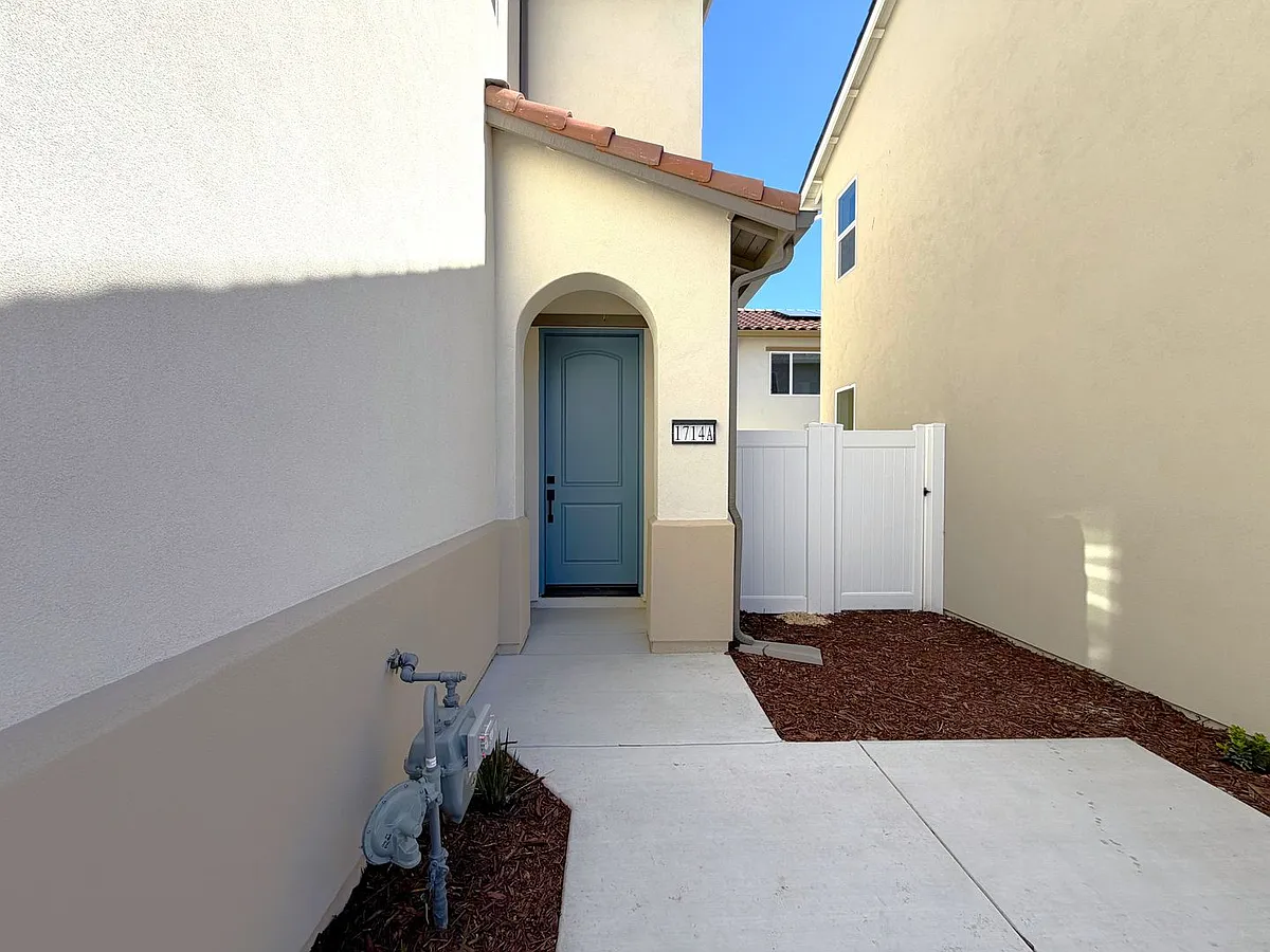 Building Photo - 1714A River Vista Way