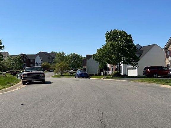 4th image of 1300 Selma Ln