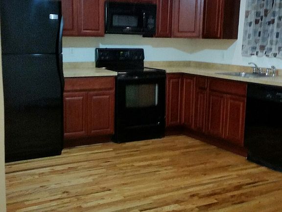 2nd image of 51 Ronkonkoma Blvd