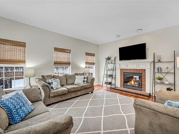 3rd image of 5247 Otten Rd