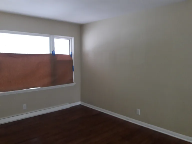 4237 E 11th Ave — Photo 5