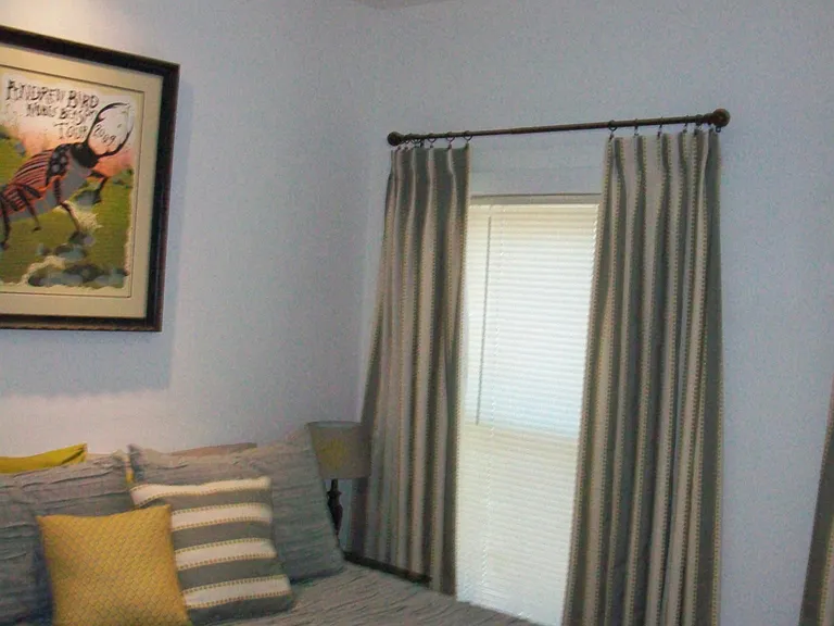 queen sized bedroom