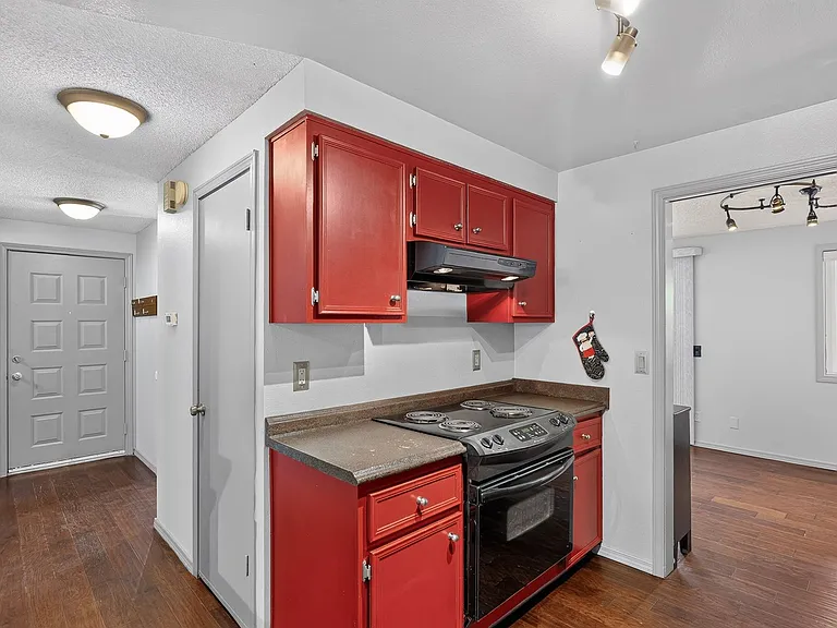 5751 SW 204th Pl — Photo 9