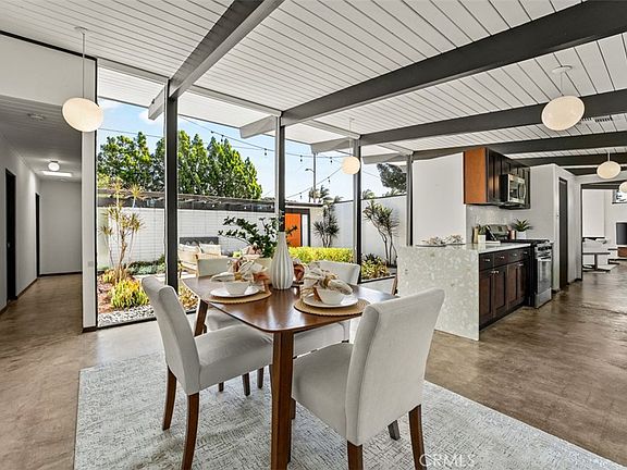 2nd image of 1830 N Ridgewood St