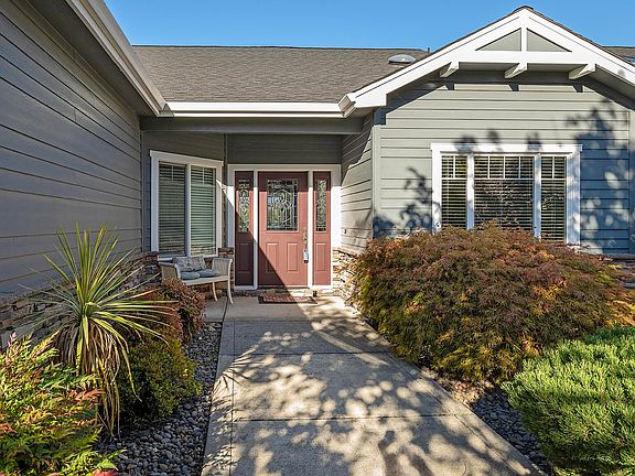 4th image of 149 Skyhawk Dr