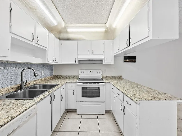3118 Spanish Wells Dr #15-C — Photo 9