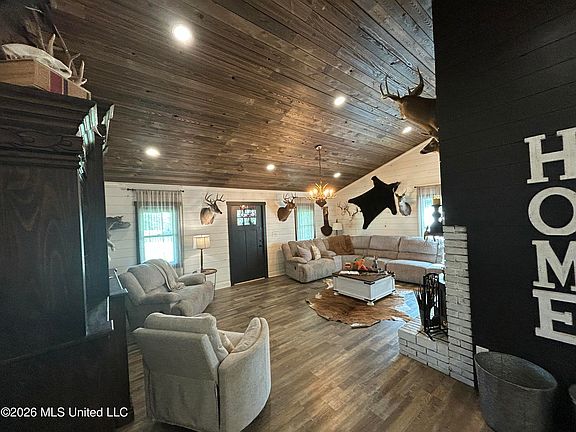 3rd image of 300 Harveytown Rd