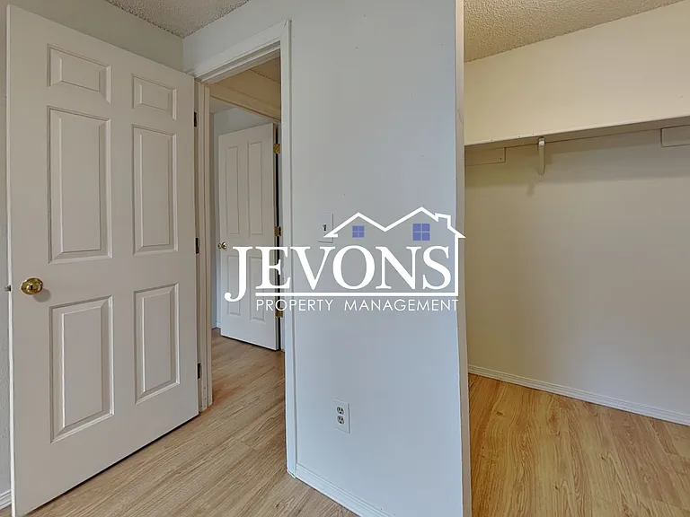 3915 Mason Loop Rd #4 — Photo 29
