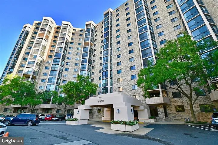 5904 Mount Eagle Dr #117