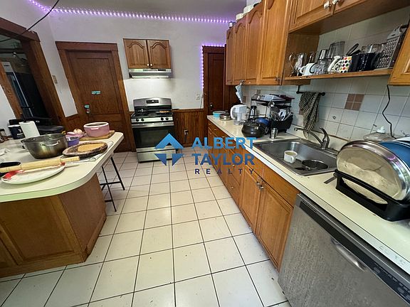 2nd image of 23 Moraine St #23
