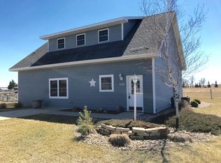 2230 Kahnke Dr, Watertown, SD 57201