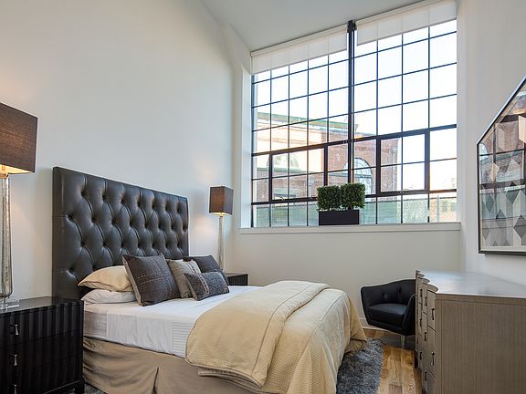 3rd image of 170 Lafayette St APT 1G