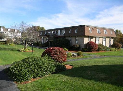 2nd image of 22 Williamsburg Ct Unit 3