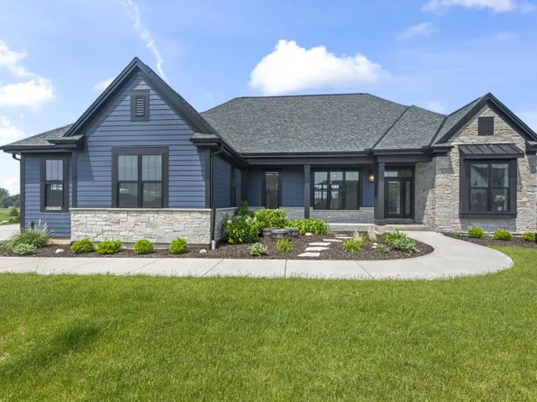 N67W27854 Red Oak COURT, Sussex, WI 53089