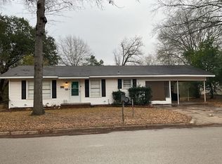 1007 N Montgomery St, Gilmer, TX 75644