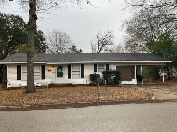 1007 N Montgomery St, Gilmer, TX 75644