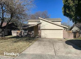 9902 Fernstone Ln, Houston, TX 77070
