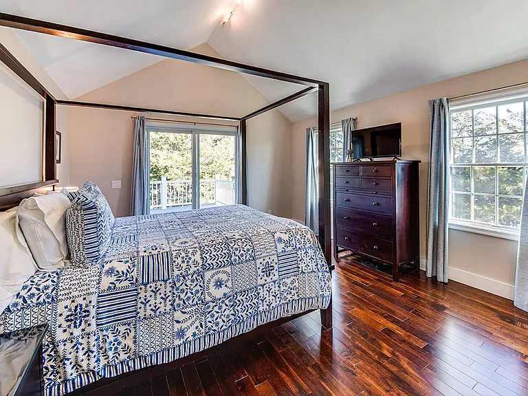 72 Long Ln — Photo 10