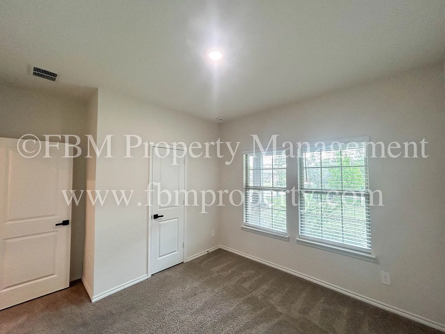 935 Keystone Ct - Beautiful 4 Bedroom, 3 Bathroom Home in Ferris, TX! — Photo 4