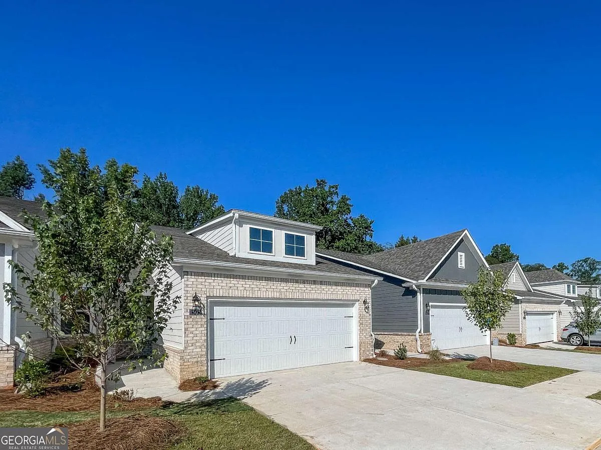 3 bed, 2.0 bath, 1535 sqft, $2,425 — Photo 2