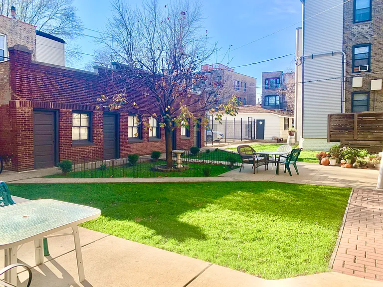 915 W Sheridan Rd #24 — Photo 34