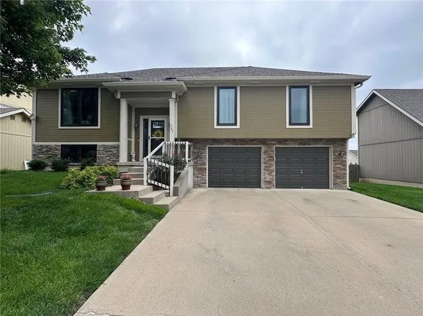 751 Park Ave, Leavenworth, KS 66048