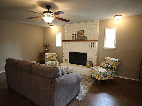 3rd image of 16 Minton Ln