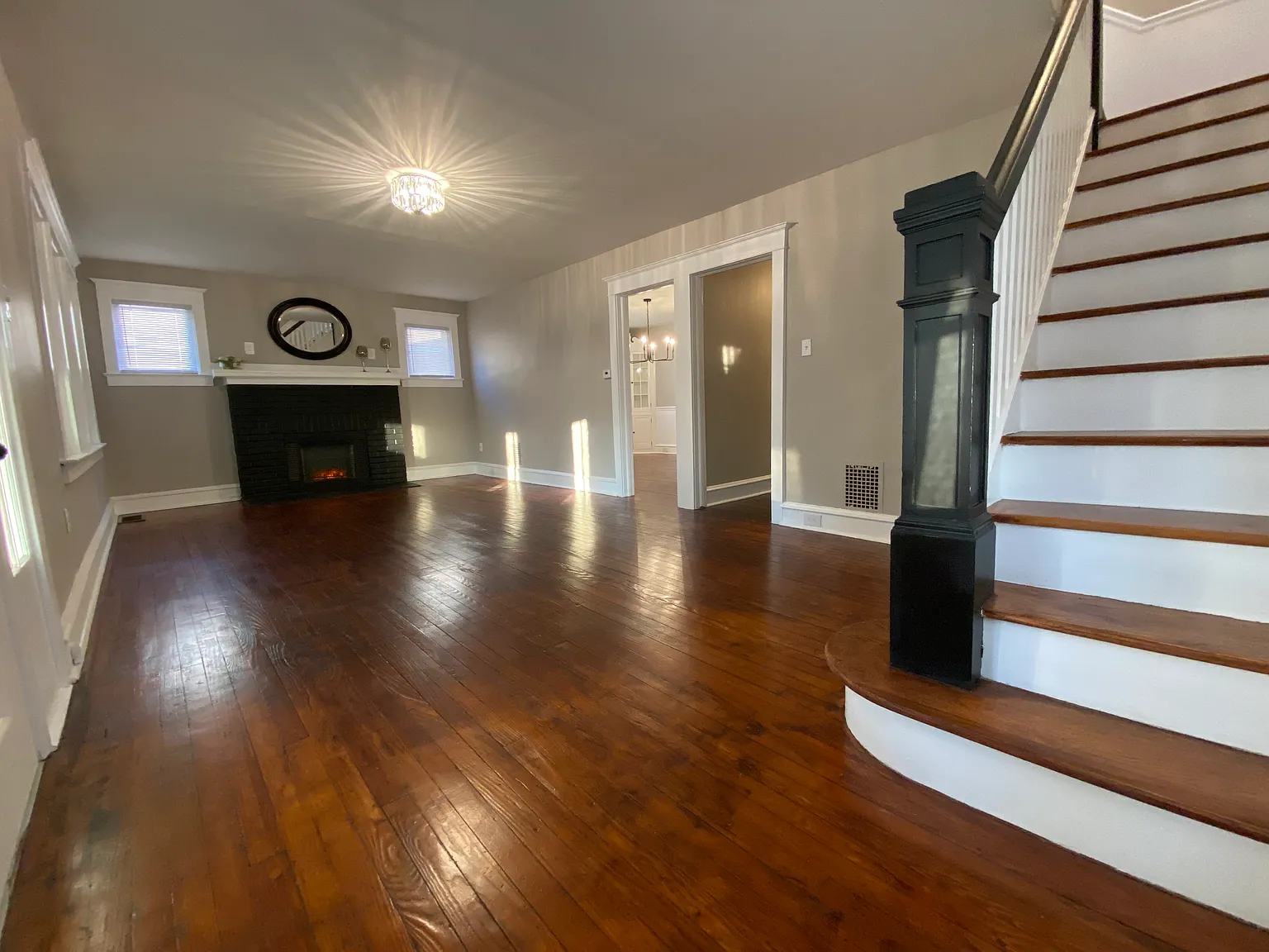 3 bed, 1606 sqft, $2,700 — Photo 2