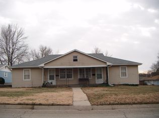 610 Garfield St, Clay Center, KS 67432