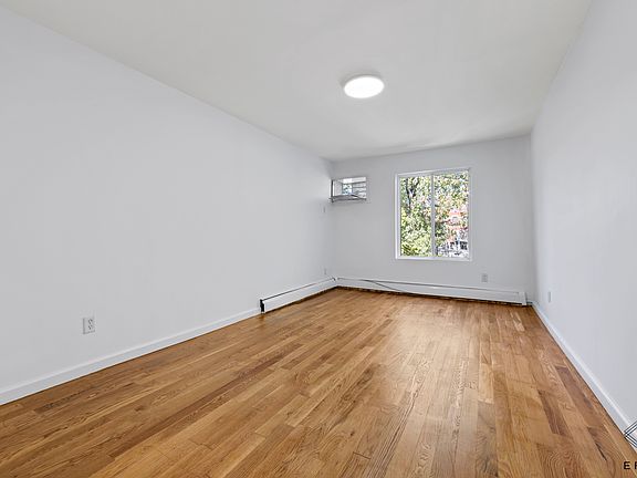 4th image of 297 Putnam Ave #2