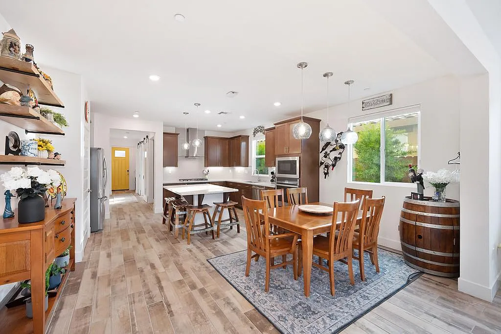 2200 Gemini Ln photo 1