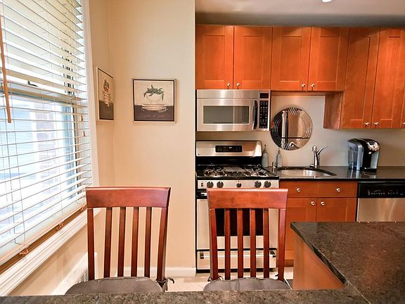 4th image of 7 Bryant Cres APT 2L