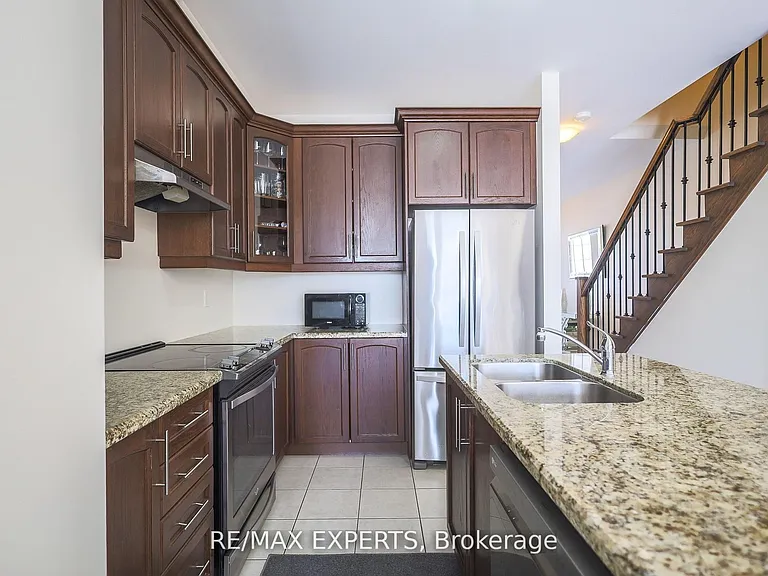 27 Hogan Manor Dr — Photo 11