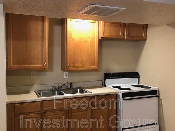 2nd image of 121 Pruett Pl #7