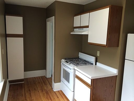 5th image of 1850 Maryland Ave E