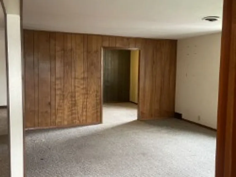 117 N Church St — Photo 12