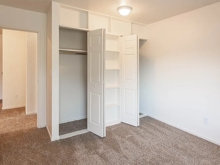 The Forum Apartments — Photo 23