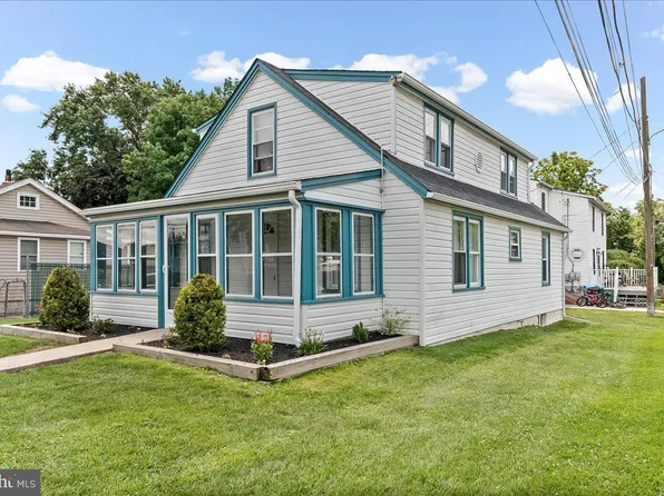 1242 Chestnut St, Trainer, PA 19061
