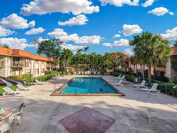 4th image of 10511 SW 108th Ave #189