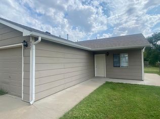 957 N Hoover Rd, Wichita, KS 67212