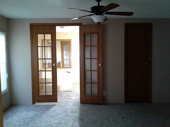 4th image of 1063 S 75th St