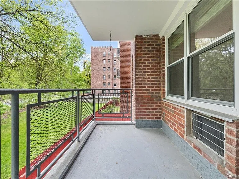 281 Garth Rd #C2H — Photo 31