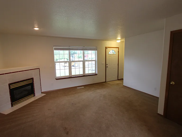 370 Bellevue Ave #370 — Photo 5