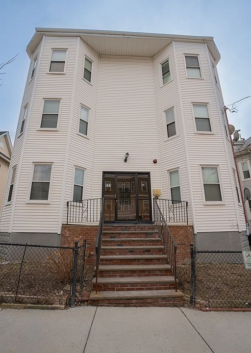 1st image of 171 Hichborn St APT 2R