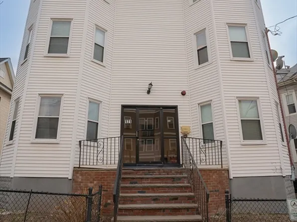 171 Hichborn St APT 2R, Revere, MA 02151