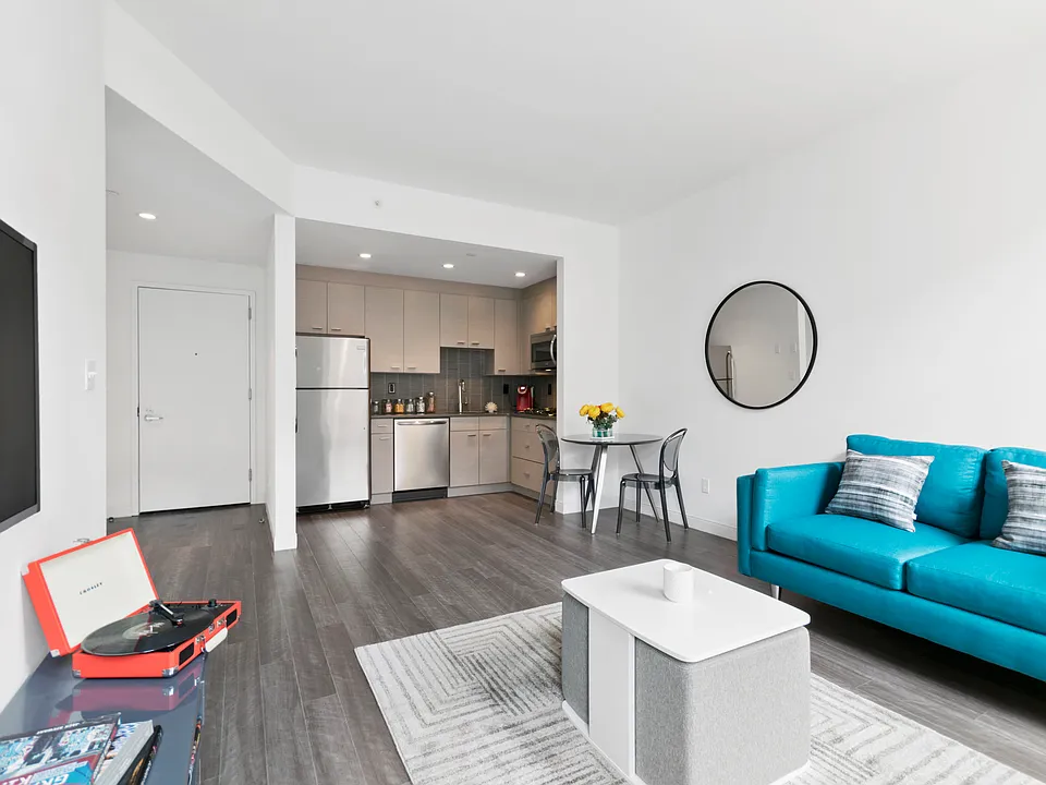 185 Avenue B #3G