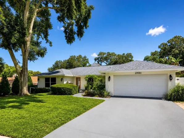 1981 Castille Dr, Dunedin, FL 34698