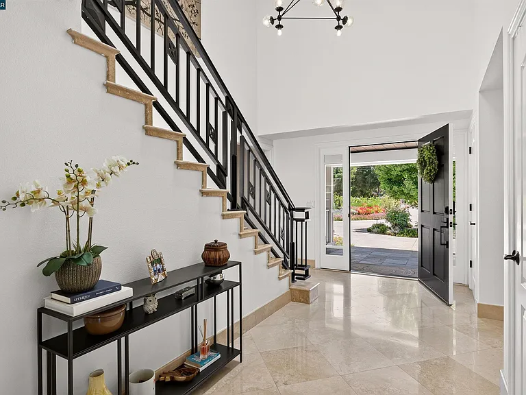 2207 Martin Ave — Photo 27